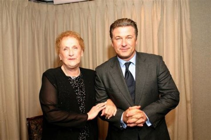 Alexander Baldwin, Carol M. Baldwin ·