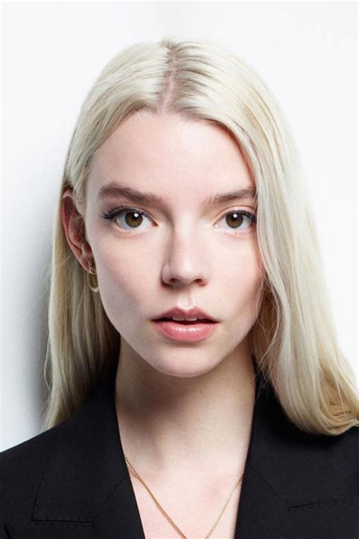 Anya Taylor-Joy Ethnicity, Nationality, Race, Family, Body measurements, career |