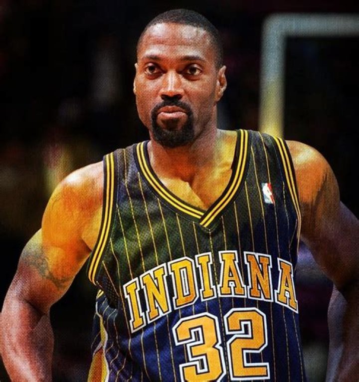 Dale Davis (Basketball Player) - Age, Birthday, Bio, Facts, Family, Net Worth, Height & More ·
