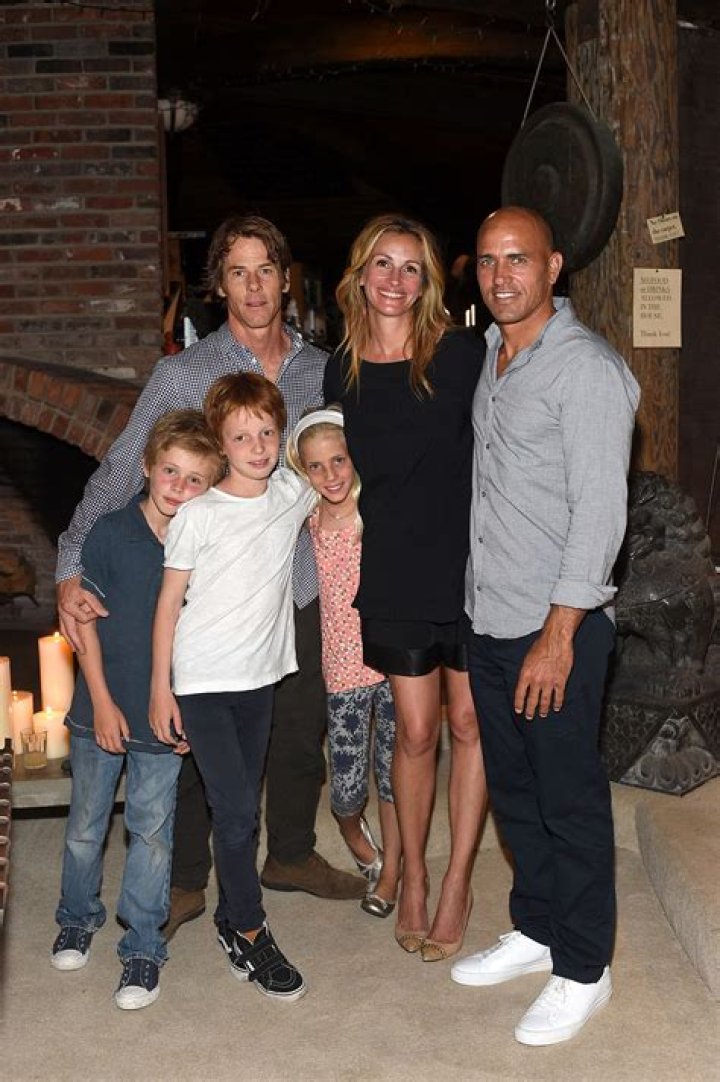 Does Julia Ormond have children? ·