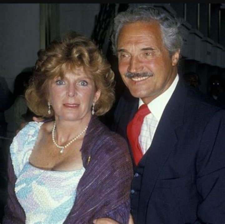 Hal Linden Biography, Age, Height, Wife, Net Worth, Family |
