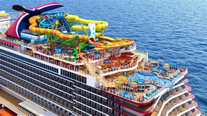 How much does a Carnival cruise ship captain make? |