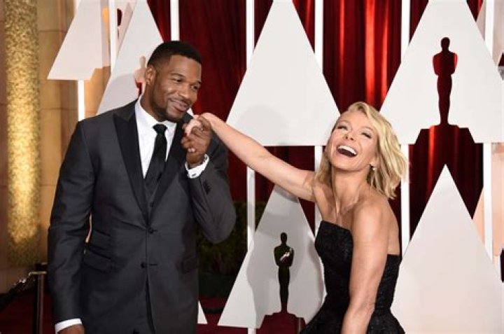 How Tall Is Kelly Ripa Talk Show Host