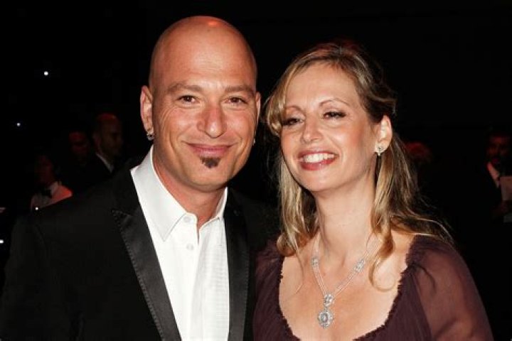 Is Howie Mandel married? Meet Terry ·
