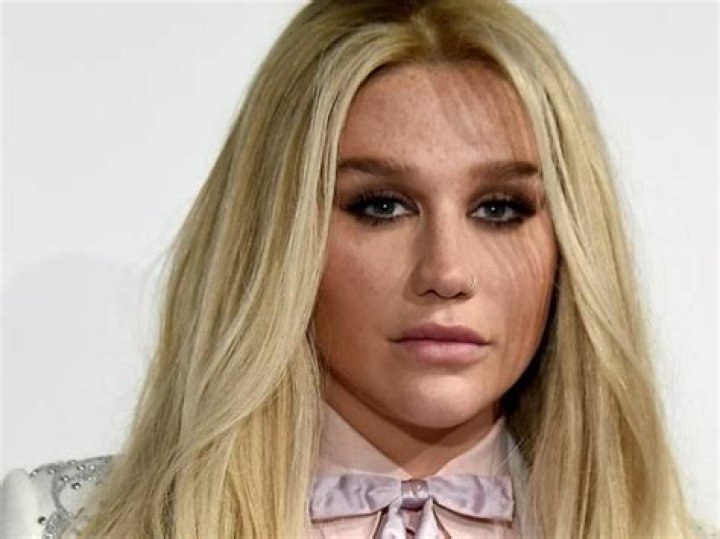 Kesha Ward Bio, Age, Height, Net worth, Two Sisters