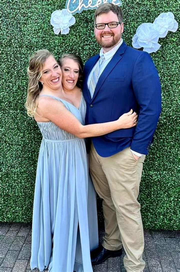 Who's Abby Hornacek's Husband? Details About Her Marriage
