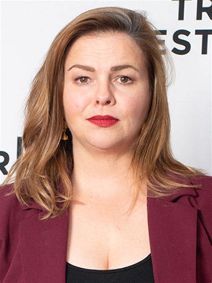 Who is Amber Massey Dating Now