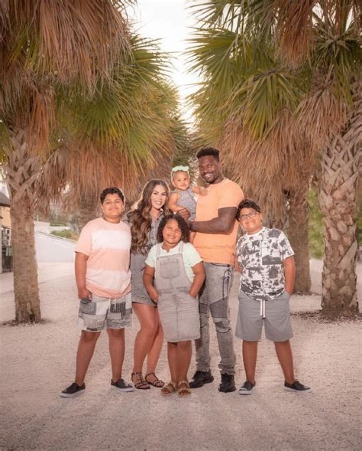 Who Is Jordanna Barrett? Shaquil Barrett Wife And Kids ·
